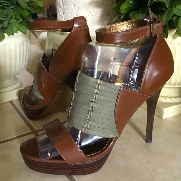 🤎Charles David Rust Woven Platform - Picture 2 of 5